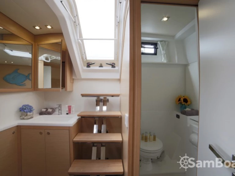 Alquiler de barcos Atenas barato de Lagoon 52 F