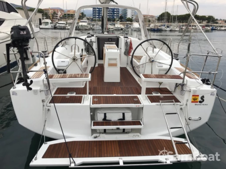 Bénéteau Oceanis 38.1 de alquiler a Barcelona