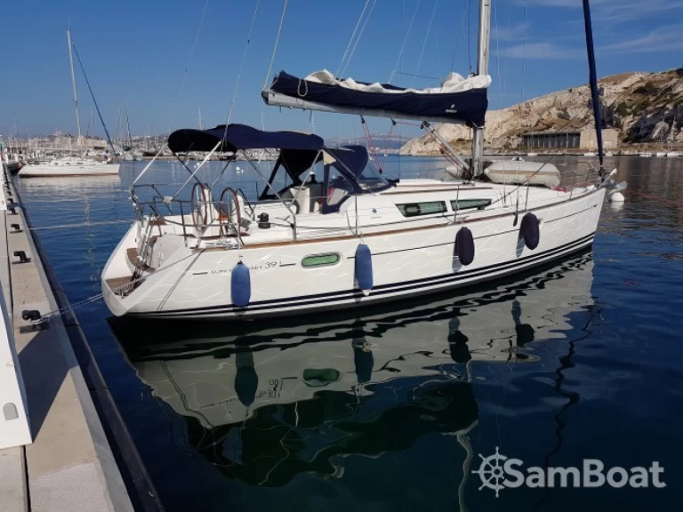 Alquiler de embarcaciones Jeanneau Sun Odyssey 39i enMarsella en Samboat