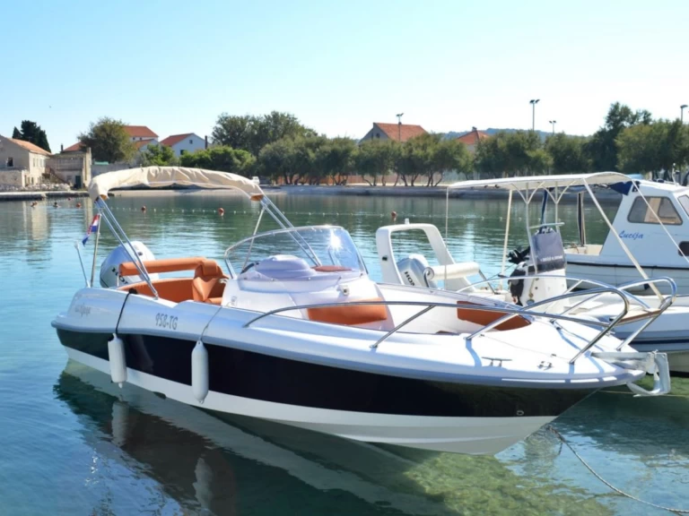 Alquiler de Lancha, con o sin patrón Marion  Betina