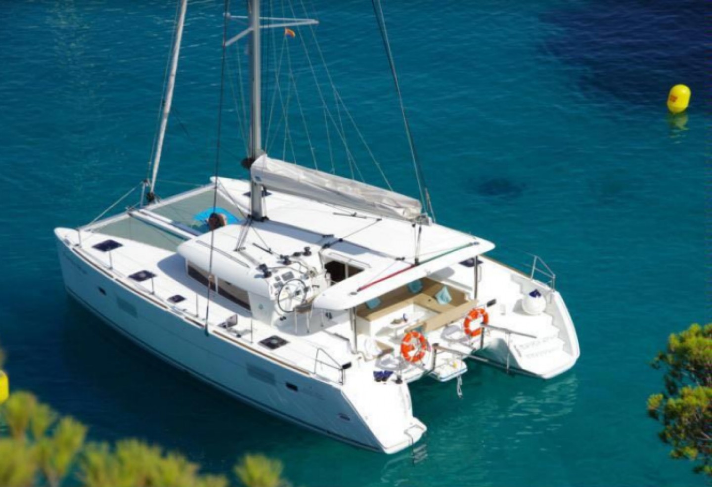 ESMERALDA LAGOON 400 F Equippe + aire acondicionado CREWED