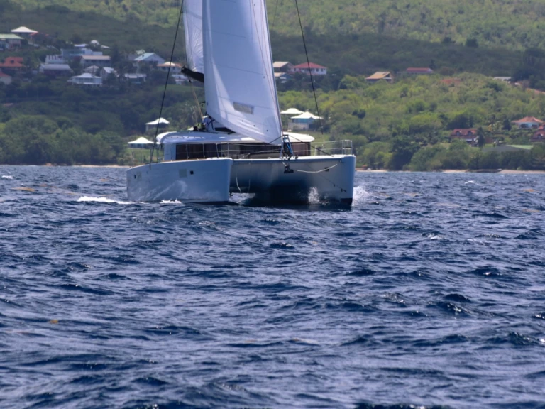 Alquiler de barcos Le Marin barato de Lagoon 450