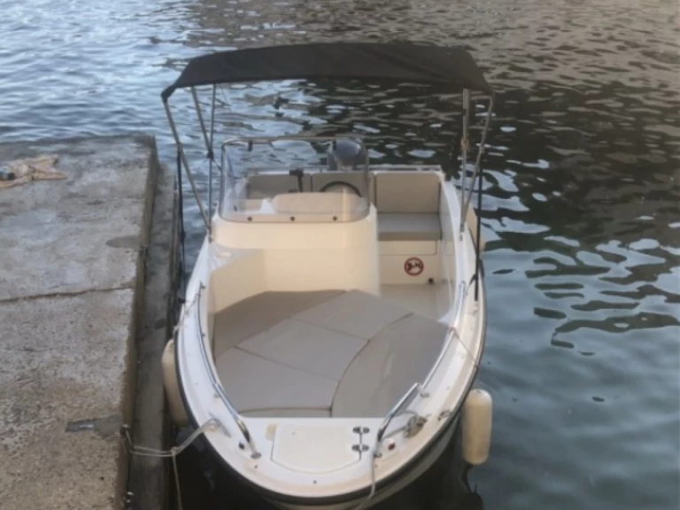 Alquiler de Quicksilver Activ 455 Open en Marsella