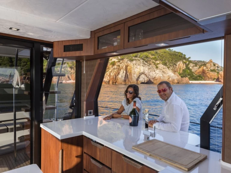 Alquiler Lancha Galeon con o sin  título de navegación