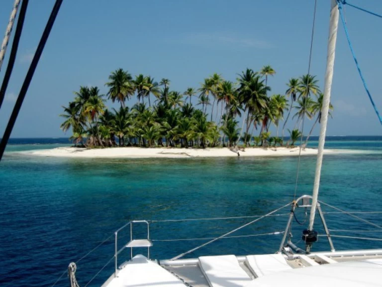 Alquiler Catamarán Lagoon con o sin  título de navegación