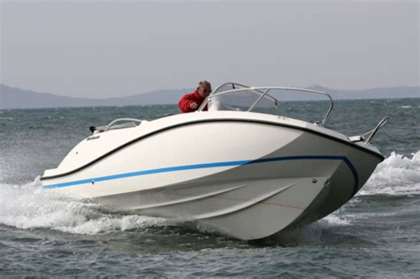 Alquiler de barcos Fréjus barato de Activ 605 Open