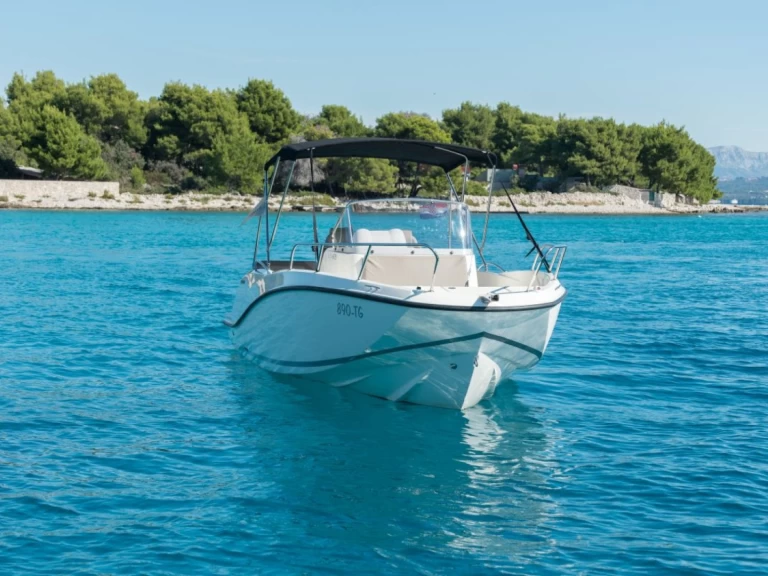 Alquiler Lancha en Split - Quicksilver Activ 675 Open