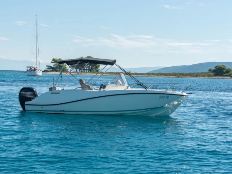 Alquiler de embarcaciones Quicksilver Activ 675 Open enSplit en Samboat