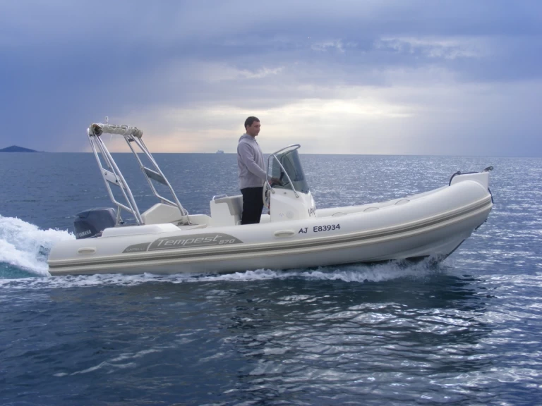 Alquiler de Capelli Capelli 570 Luxe en Propriano