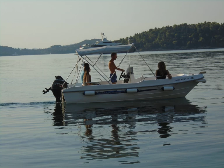 Assos Marine Boat de alquiler a Perigiali