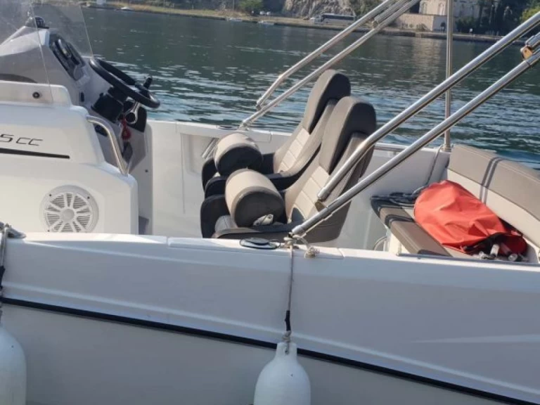 Alquiler de Jeanneau Cap Camarat 6.5 CC en Dubrovnik