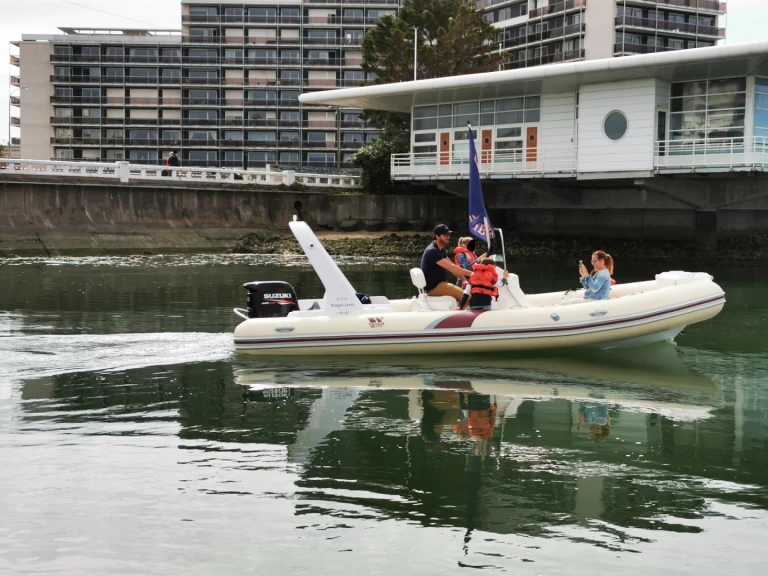 Alquiler Neumática Tiger con o sin  título de navegación
