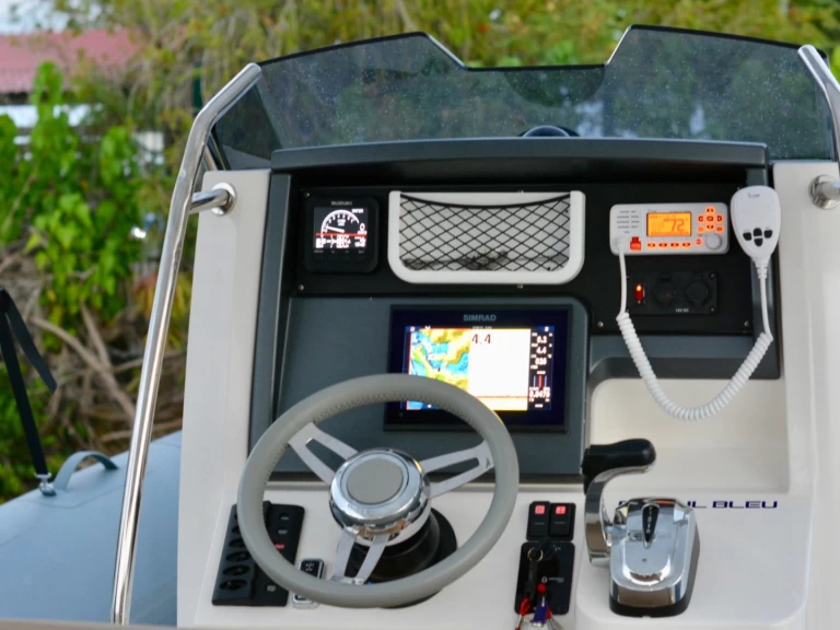 Alquiler de embarcaciones Bwa BWA 28 GTO enPointe-à-Pitre en Samboat