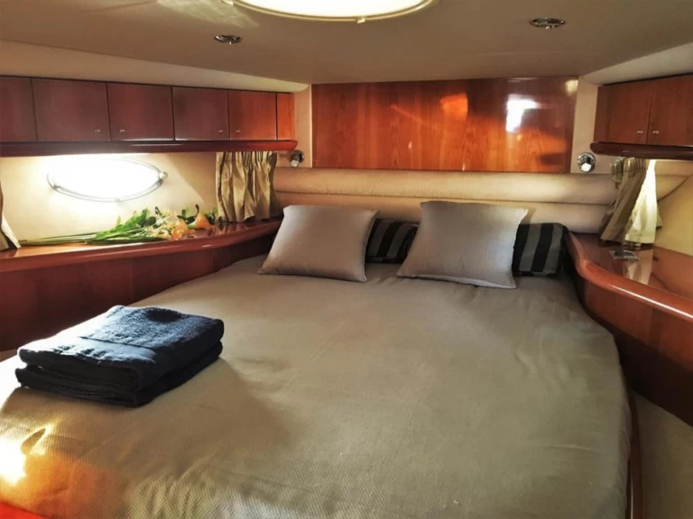 Alquiler de Yate de lujo, con o sin patrón Sunseeker Mahón