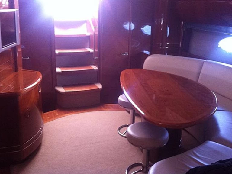 Alquiler de Yate de lujo, con o sin patrón Princess Mahón