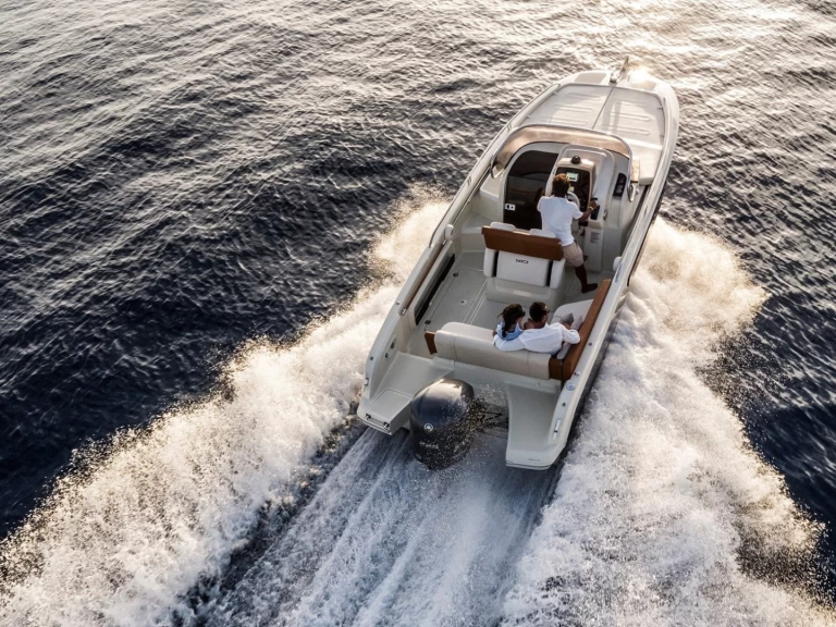 Alquiler Roses - Invictus  Invictus 240 CX en SamBoat