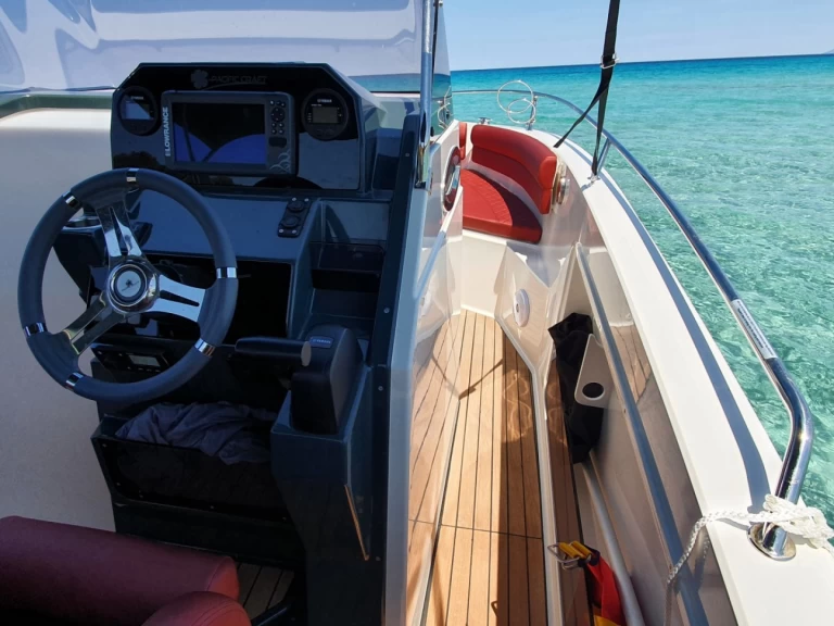 Alquiler de Pacific Craft Pacific Craft 750 Open en Saint-Florent