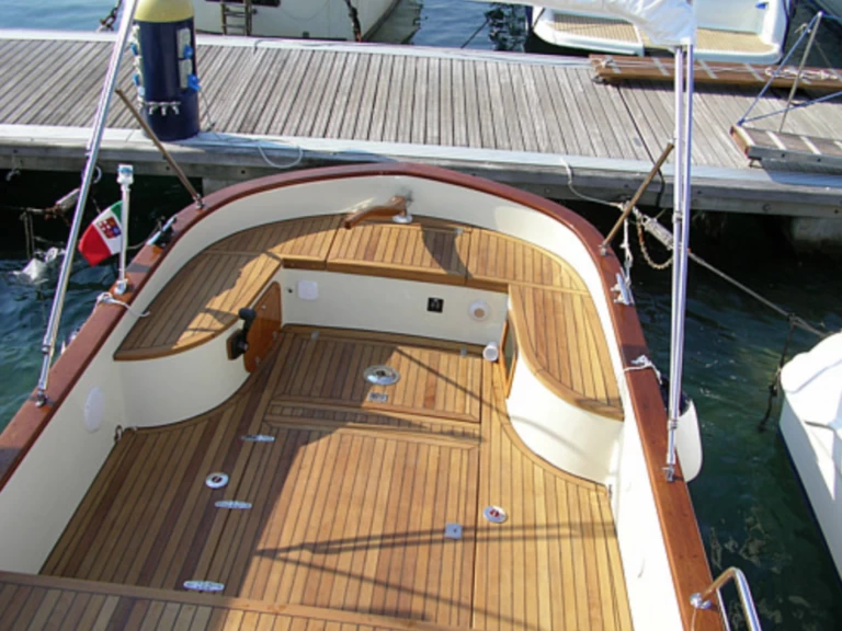 Alquiler de embarcaciones Gozzo Latino Latino 6.80 enOtranto en Samboat