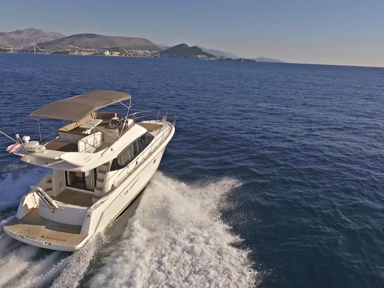 Alquiler Lancha Jeanneau con o sin  título de navegación