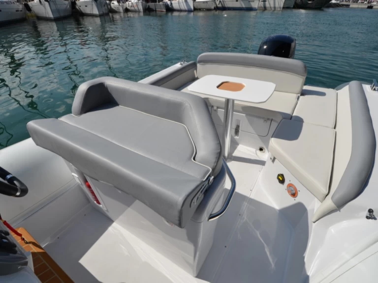 Alquiler de barcos Roses barato de Salpa Soleil 23