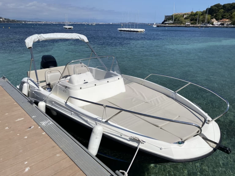 Alquiler de embarcaciones Quicksilver Activ 605 Sundeck enPort Camille Rayon en Samboat
