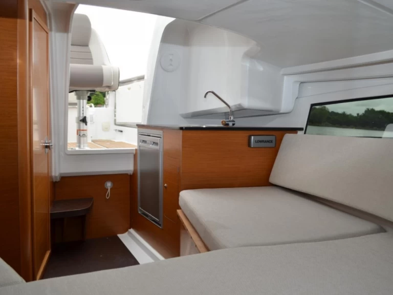 Alquiler de embarcaciones Jeanneau Cap Camarat 7.5 WA enHyères en Samboat