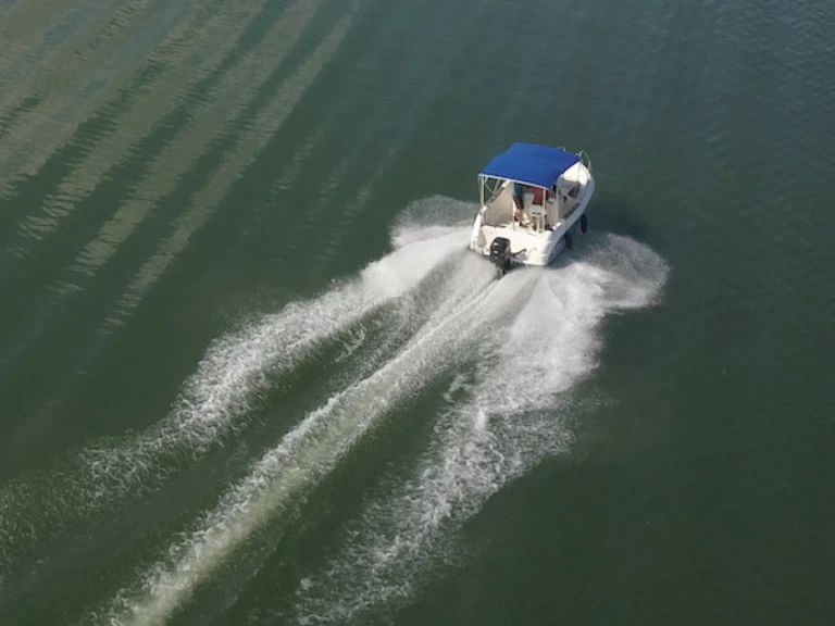 Lancha para alquilar Mâcon al mejor precio