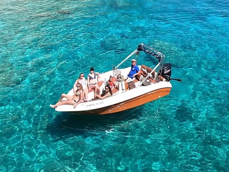 Alquiler de Lancha, con o sin patrón Nireus Psaroú