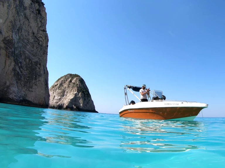 Alquiler Lancha Nireus con o sin  título de navegación