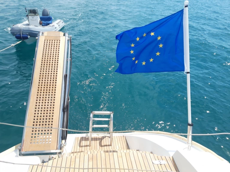 Alquiler de barcos Îles Lavezzi barato de Lagoon 500