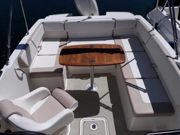 Alquiler de Bayliner VR4OE en Chindrieux