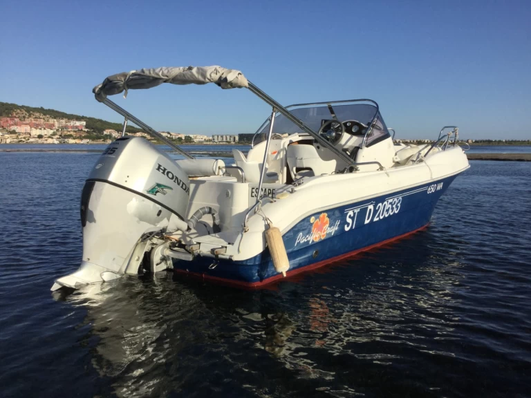 Alquiler de embarcaciones Pacific Craft Pacific Craft 650 WA enSète en Samboat