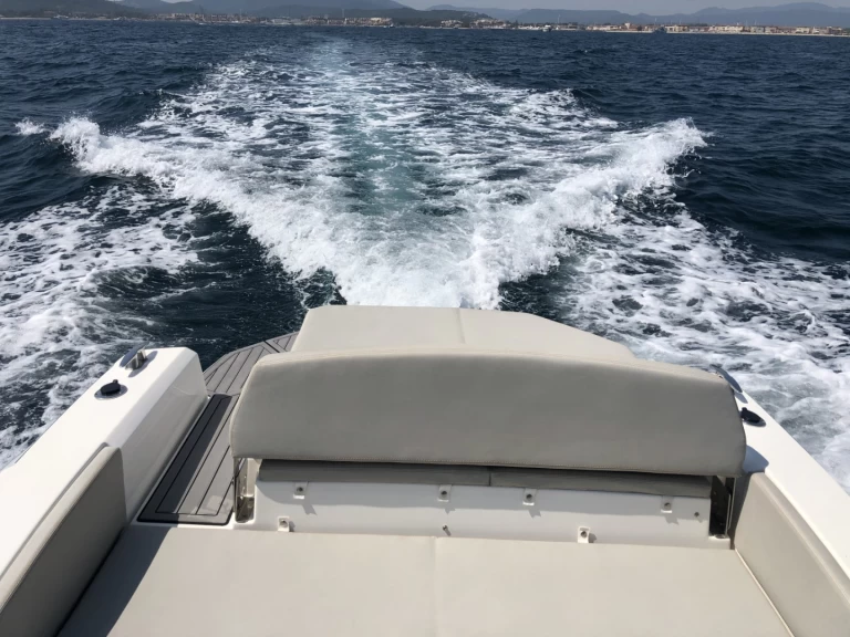 Alquiler de Neumática, con o sin patrón Marlin Boat Port Grimaud