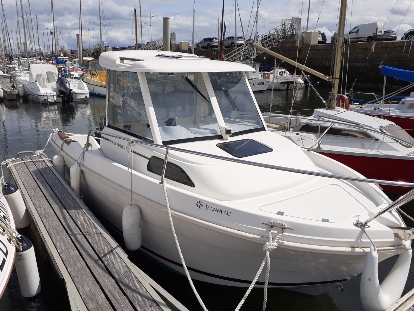 Alquiler de embarcaciones Jeanneau Merry Fisher 530 enBinic en Samboat