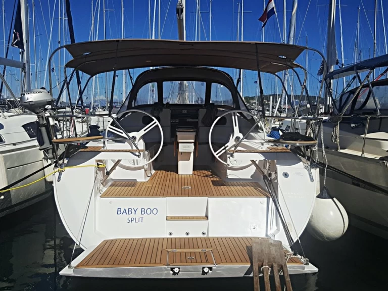 Alquiler de Elan Impression 45 en Novi Vinodolski