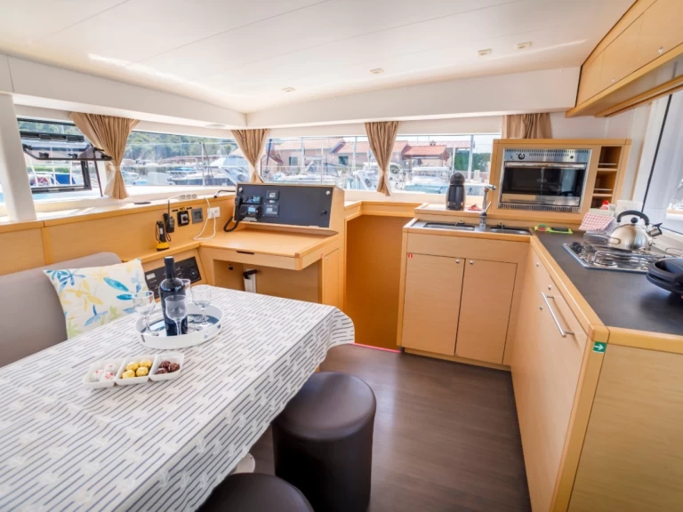 Alquiler Catamarán en Split - Lagoon Lagoon 400 S2