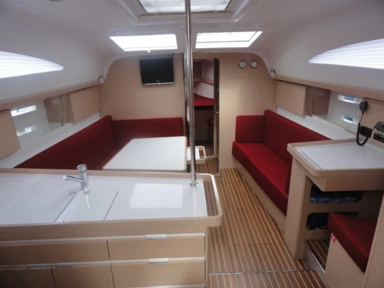 Alquiler Velero Elan con o sin  título de navegación