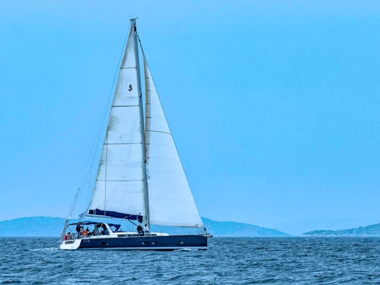 Velero para alquilar Lávrio al mejor precio