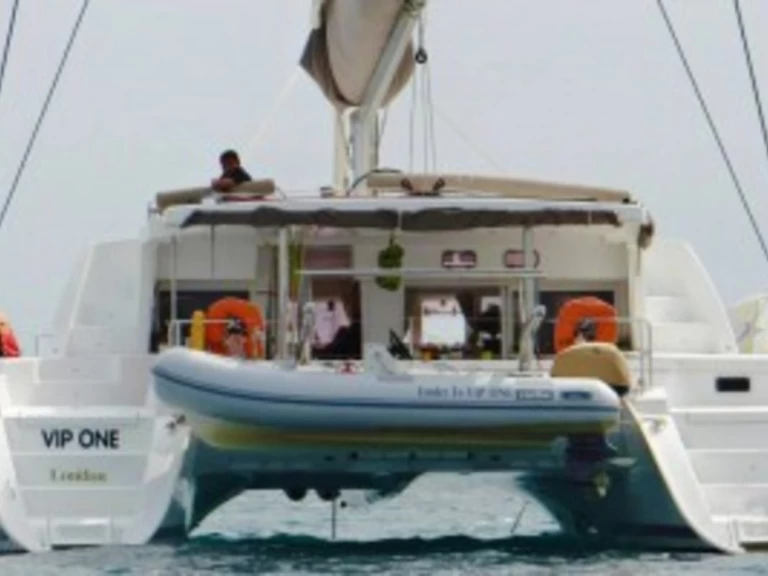 Catamarán para alquilar Isla Corazón de Jesús al mejor precio
