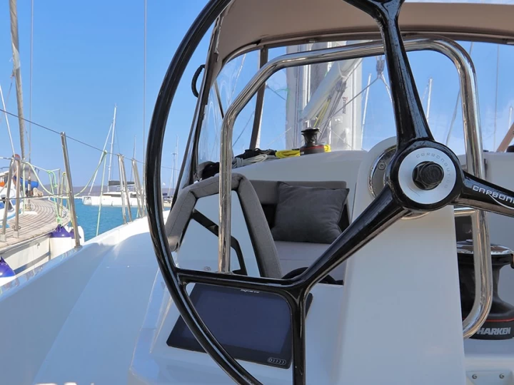 Jeanneau Sun Odyssey 440 de alquiler a Lávrio