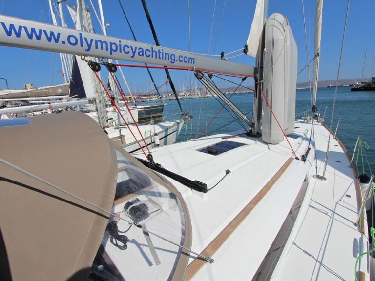 Alquiler de Jeanneau Sun Odyssey 449 en Lávrio