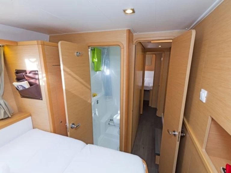 Alquiler de Lagoon Lagoon 400 S2 en Lávrio