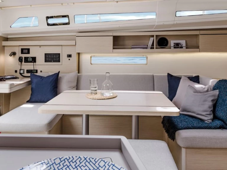 Alquiler de Velero, con o sin patrón Bénéteau Seget Donji