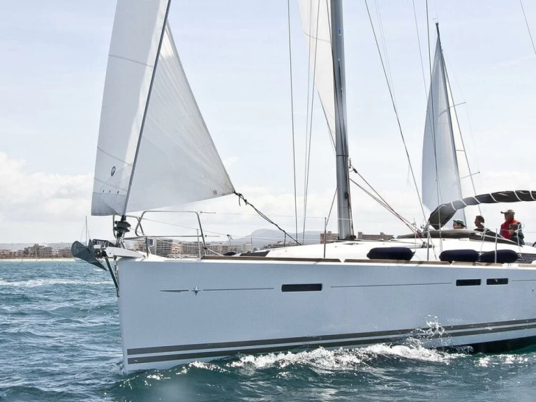Alquiler de embarcaciones Jeanneau Sun Odyssey 439 enPula en Samboat
