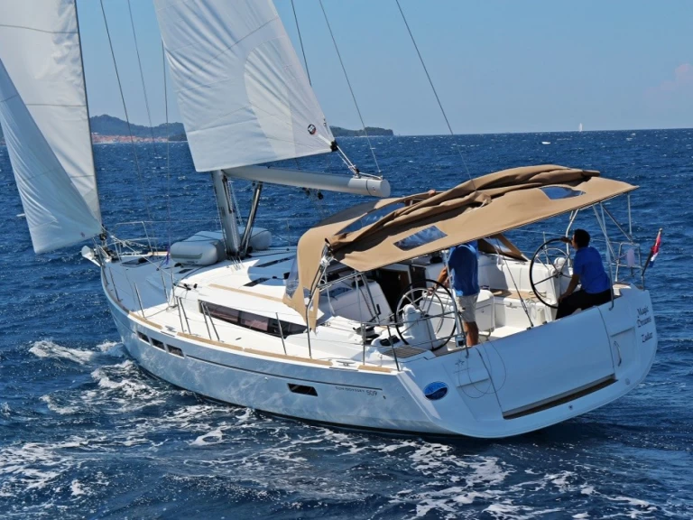 Alquiler Velero Jeanneau con o sin  título de navegación