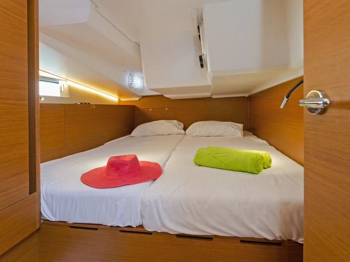 Alquiler de Velero, con o sin patrón Jeanneau Rhodes (Ciudad)