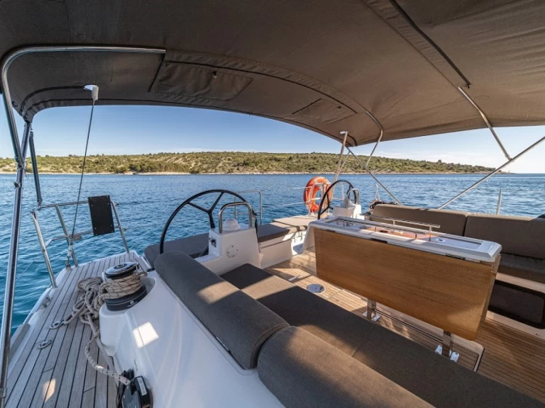 Alquiler de Dufour Dufour 520 Grand Large en Primošten