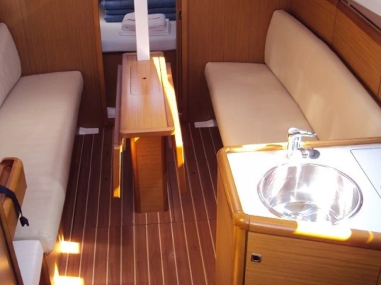 Jeanneau Sun Odyssey 30i de alquiler a Betina