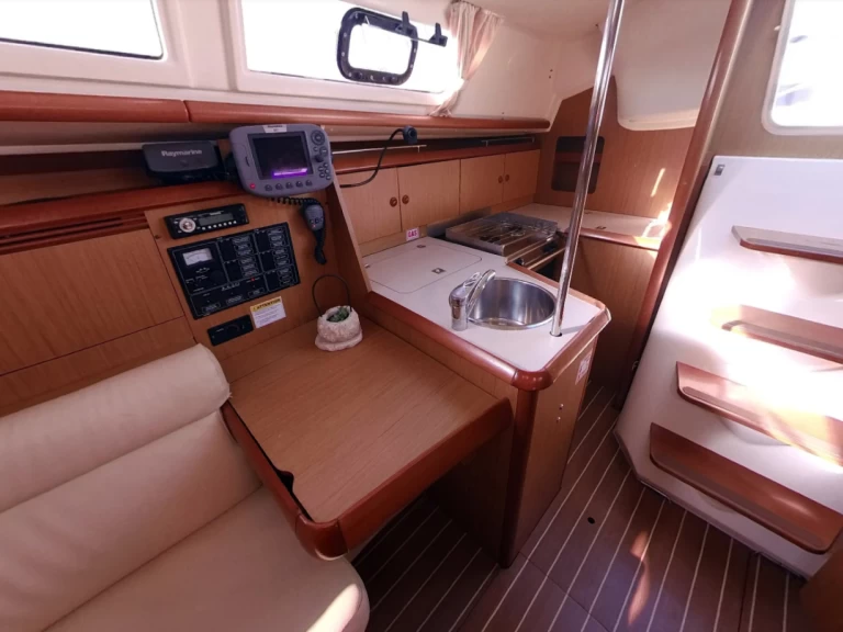 Alquiler Velero en Betina - Jeanneau Sun Odyssey 32i