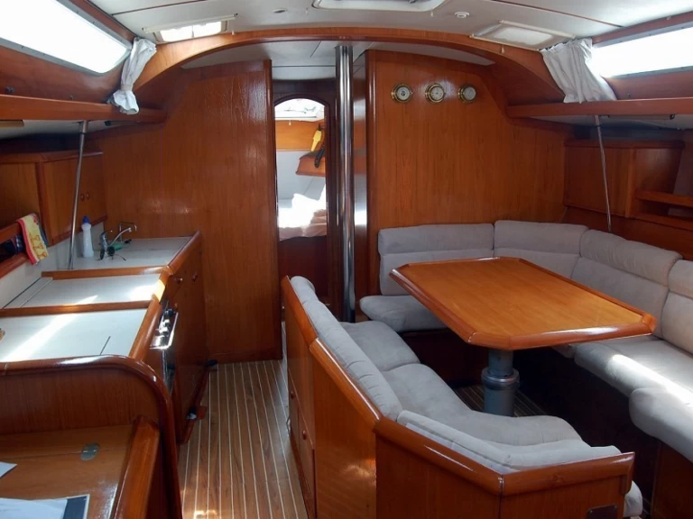 Velero para alquilar Betina al mejor precio